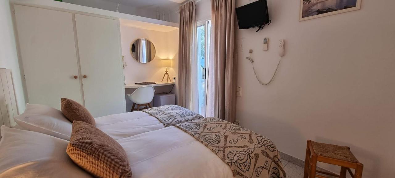 S'aguarda 3* Cadaques