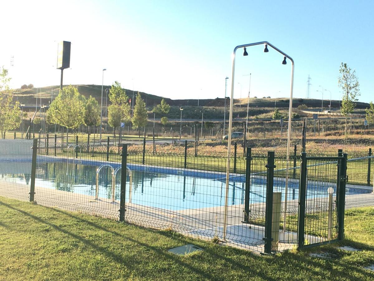 Apartment Nuevo, Accesible Y Con Piscina !!!