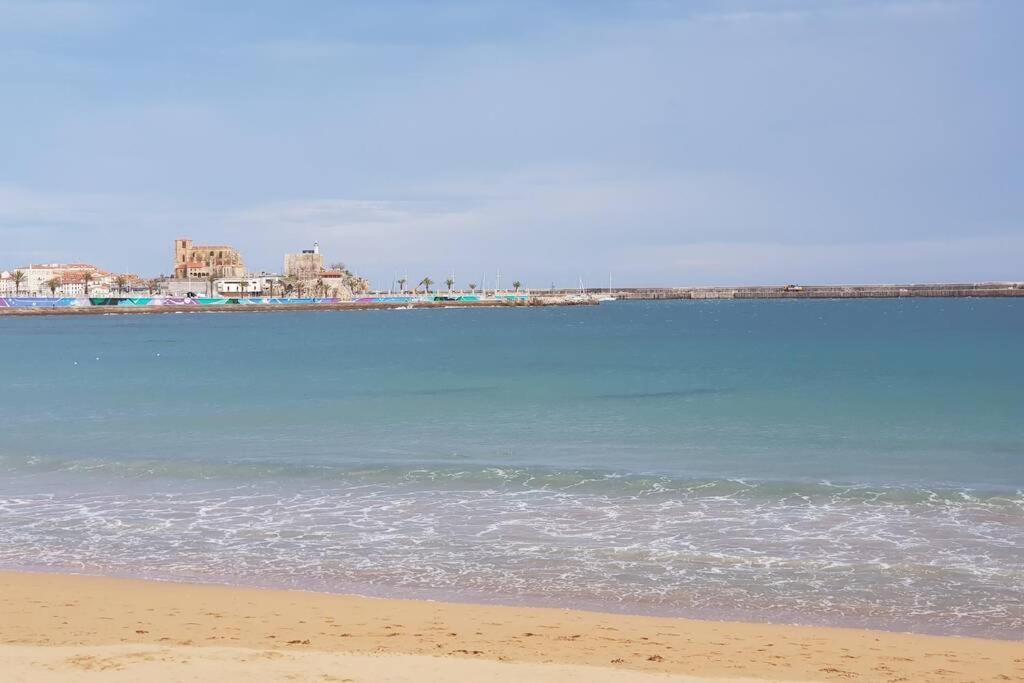 Coqueto Apartamento Con Vistas Al Mar Y Puerto De Apartamento *