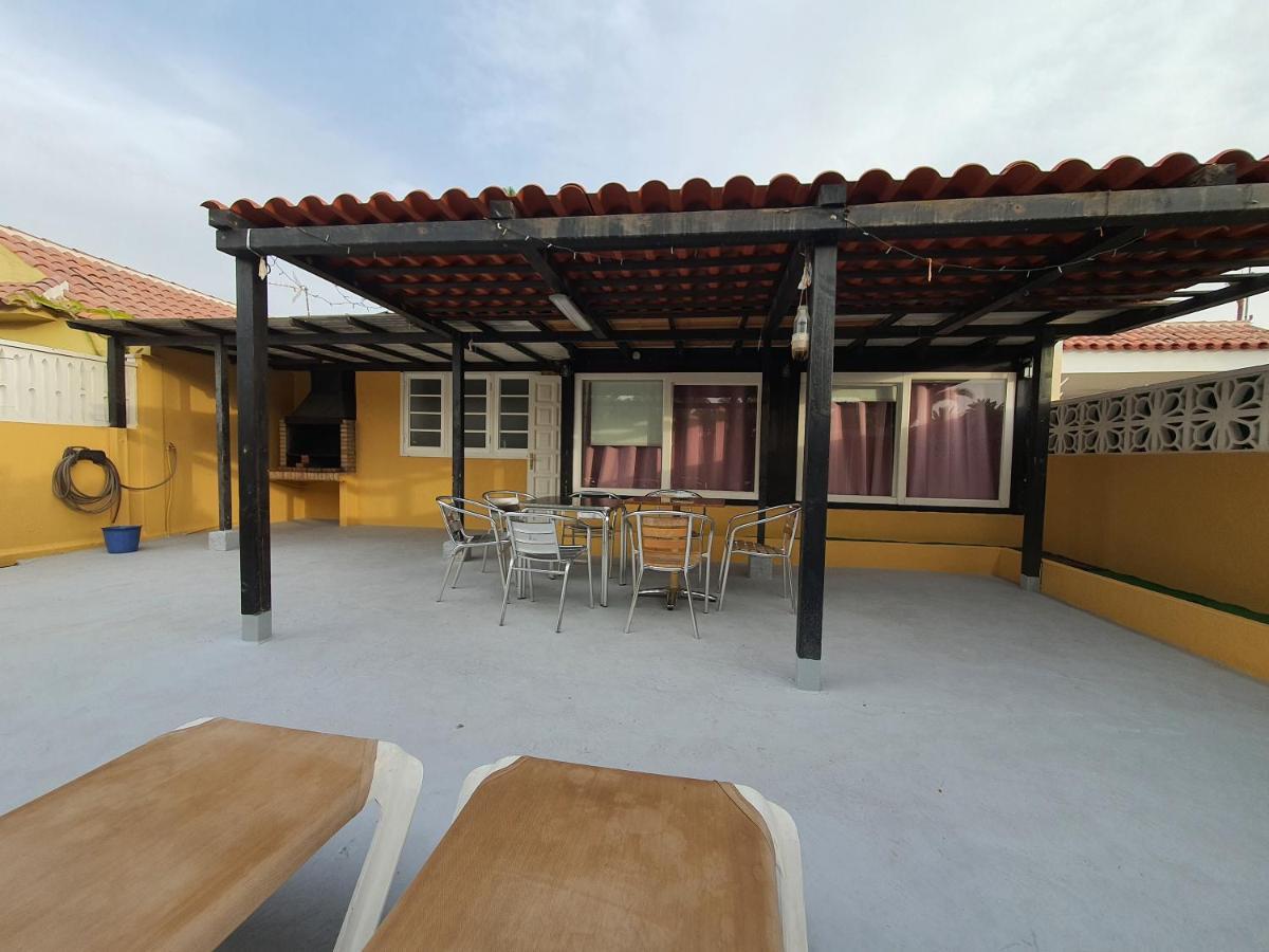 Nelidas Pri. Bungalow Pool & Wifi Free. Сasa de vacaciones San Bartolomé