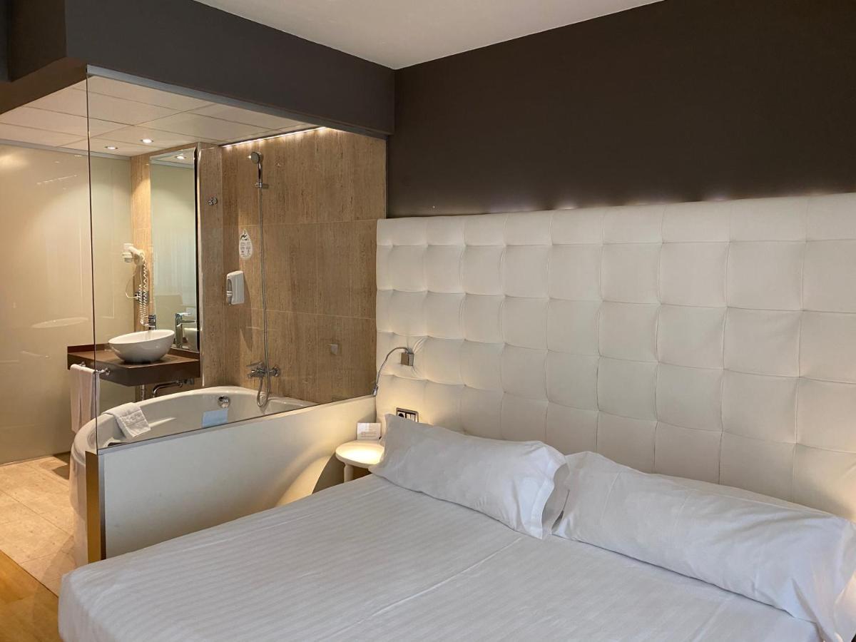 Duerming Longoria Plaza 3*