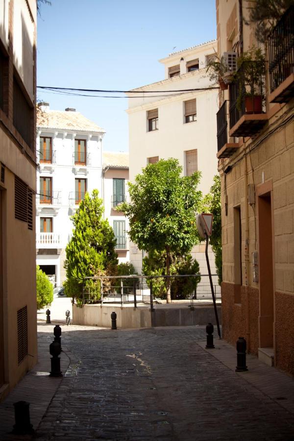 Apartamentos Caballerizas Granada Con Parking Gratuito En Pleno Centro *