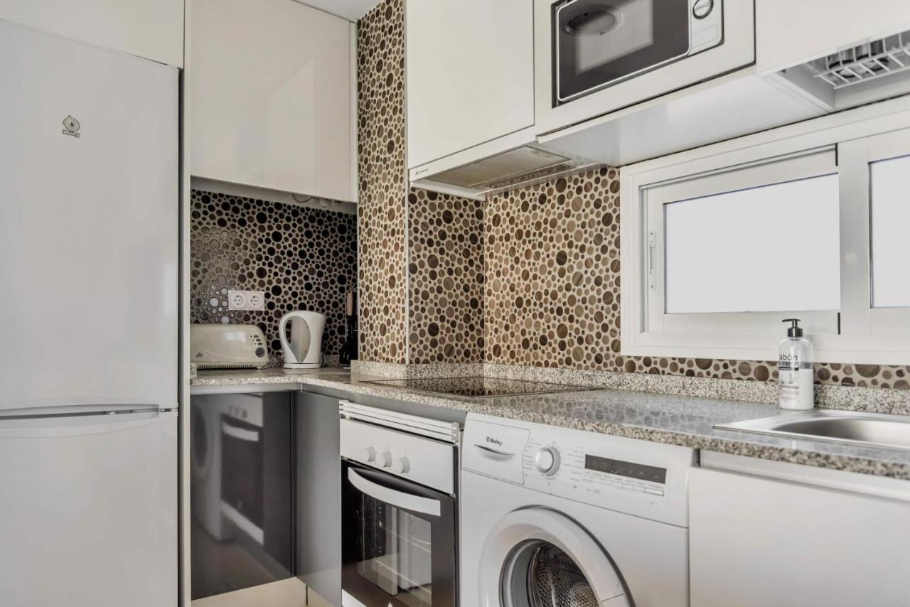 Fantastic 2 Bedroom Fully Furnished Modern In Walking Distance To Amenities Villamartín