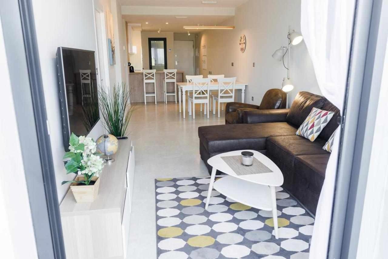 Beige And Classic Sea View *