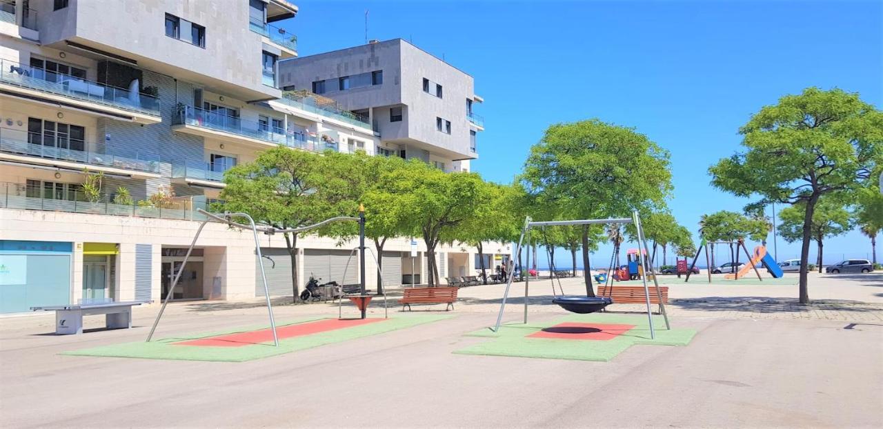 Alexandra's Beach-port