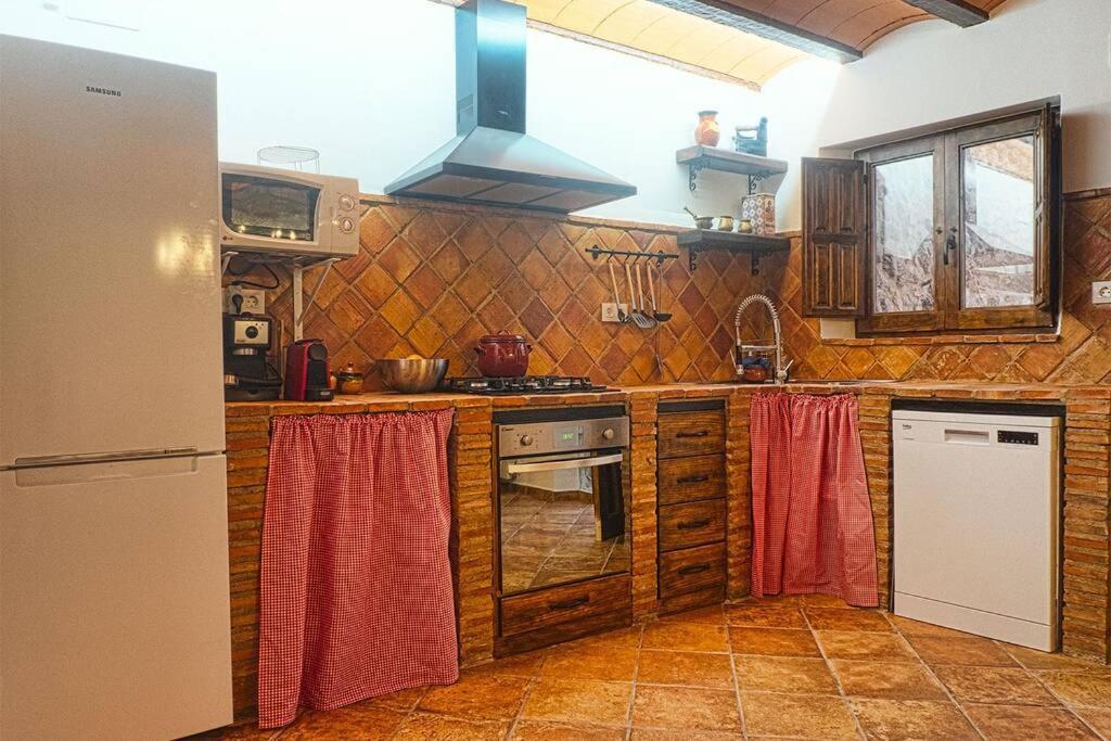 El Tranco Del Lobo Casas de Ves