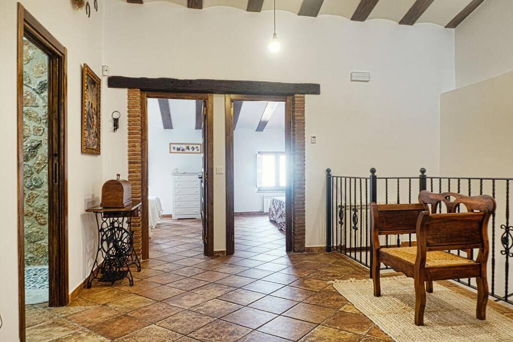 El Tranco Del Lobo * Casas de Ves