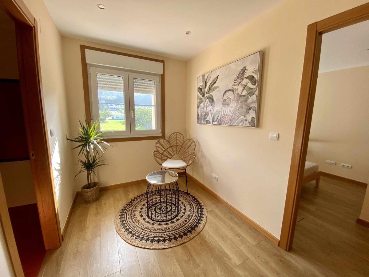Chalet Pareado Con Jardin En 1ª Linea De Mar * Burela