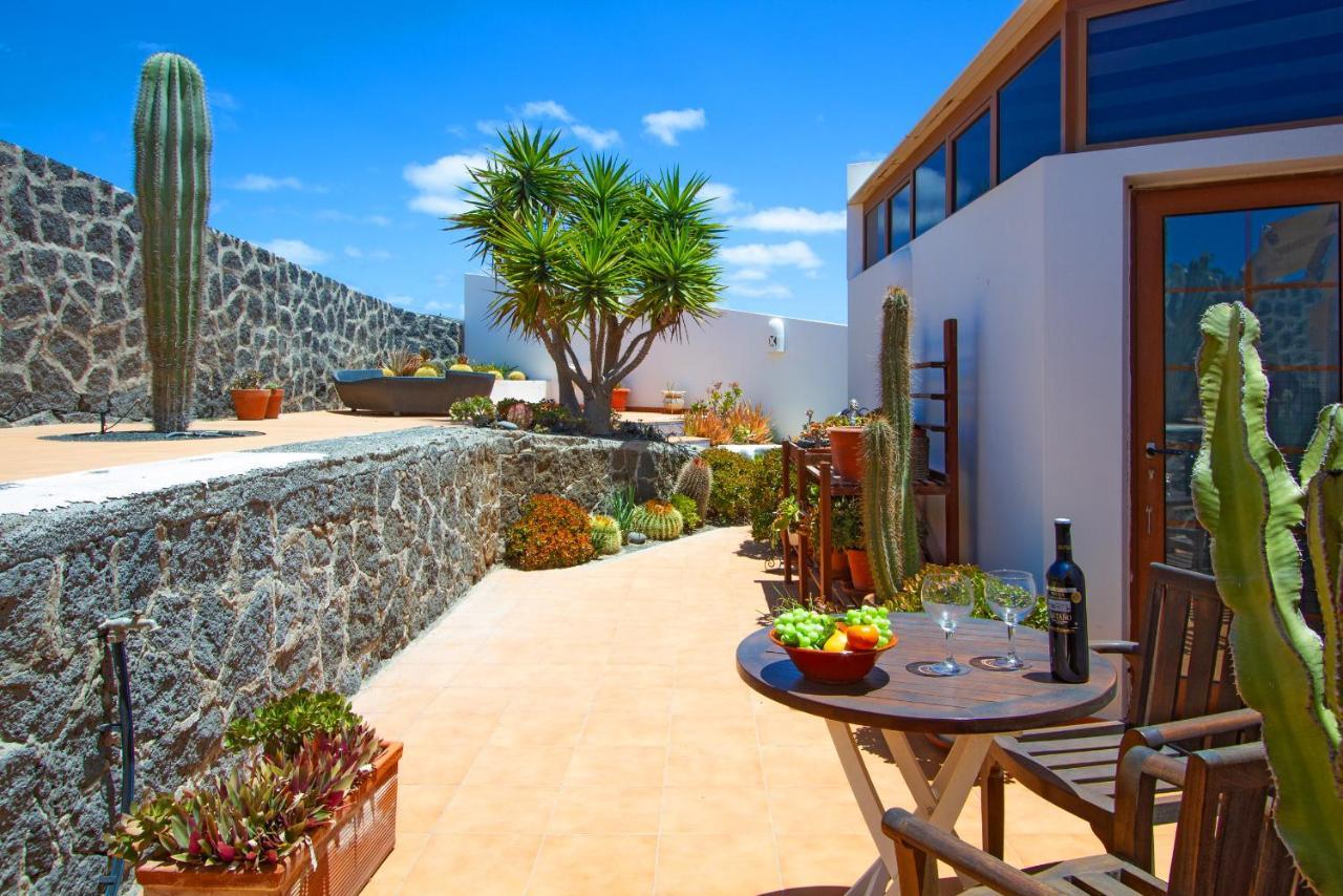 Chimeneas * Playa Blanca (Lanzarote)