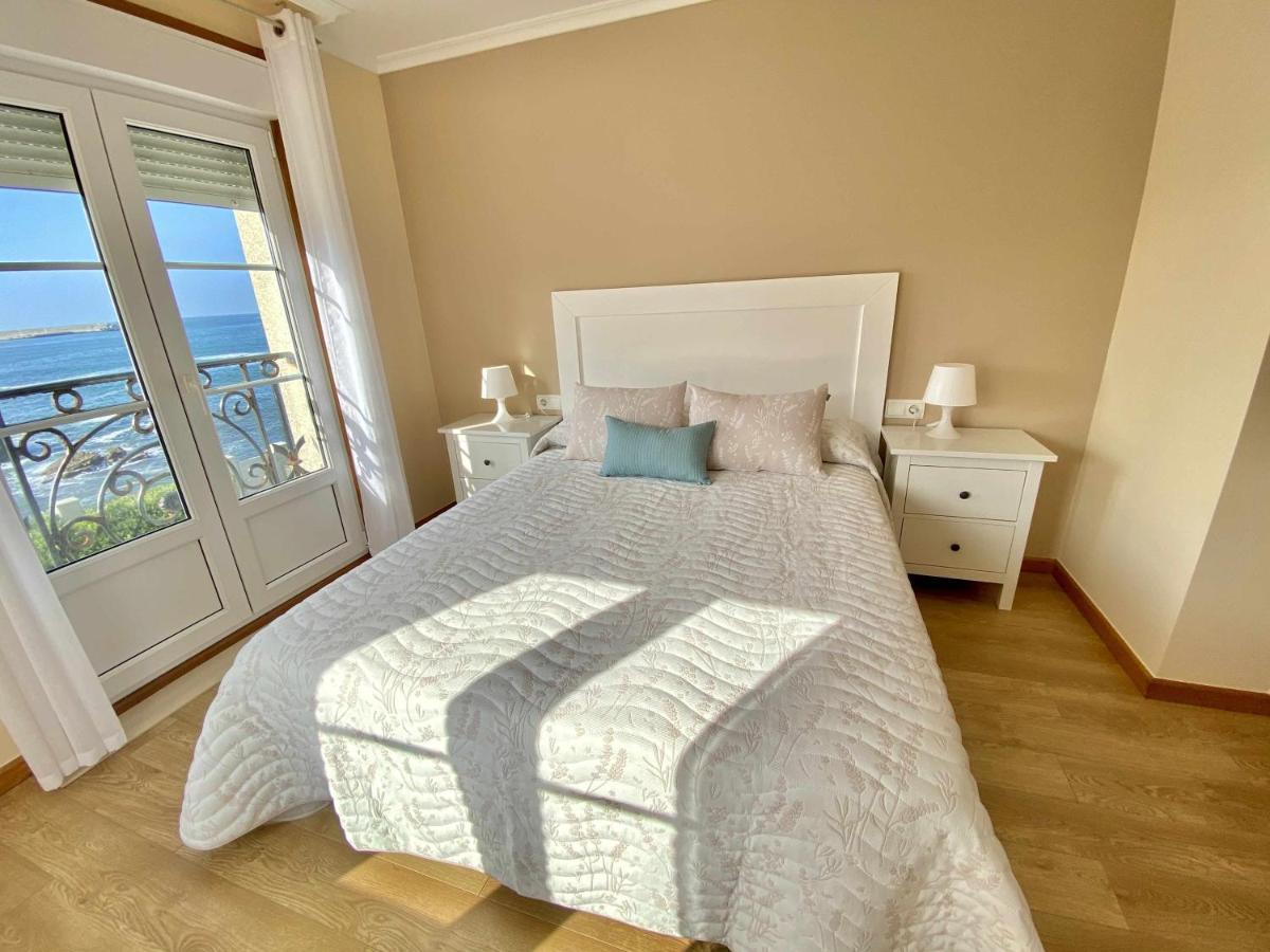Chalet Pareado Con Jardin En 1ª Linea De Mar * Burela