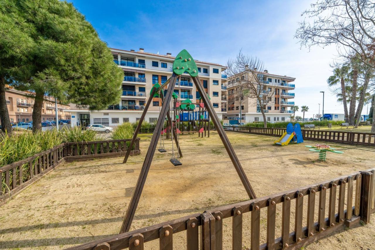 Homeholidaysrentals Adara