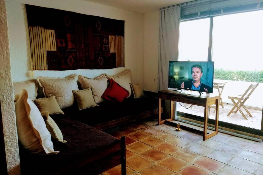 Beachfront Apt! Ac - Pool - Parking *