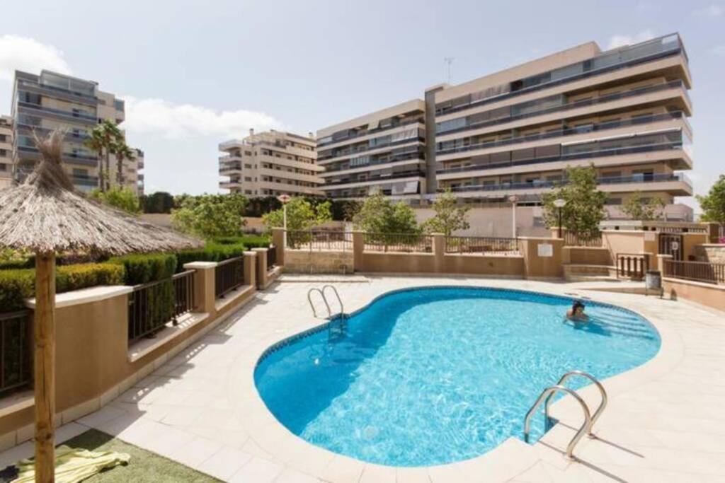 Apartamento Piso De Lujo En Urbanización En Arenales del Sol