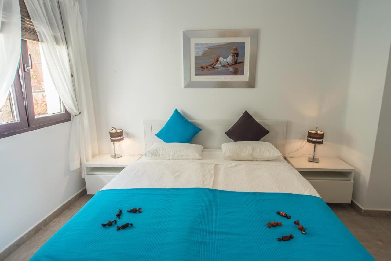 Villa Mediterránea: Spacious Luxury With Sea Views