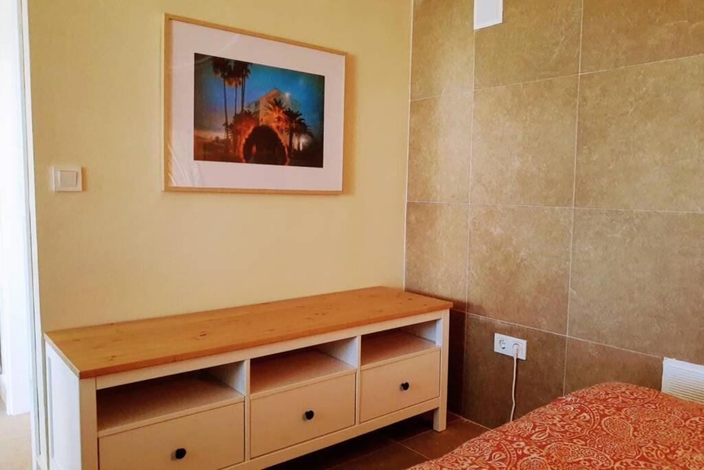 Steps From Beach!! - Pool - Ac Apartment