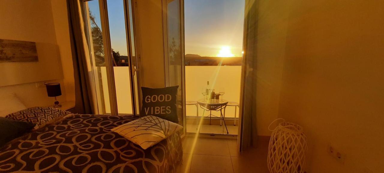 Sunset 230, Sun, Big Pool, Wifi Fiber, Central, Near Main Street And Apartment
