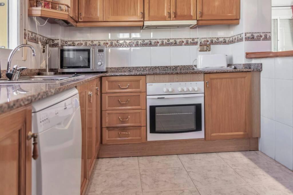 Stunning Five Bedroom With Fabulous Swimming Pool. Villa