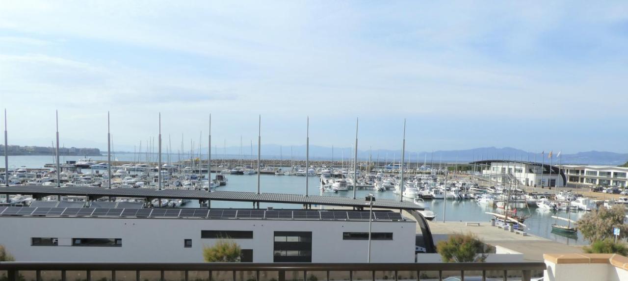 Esbotzada * L'Escala