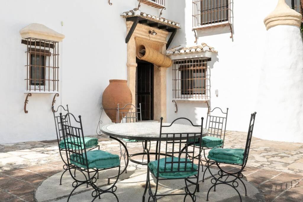 Cortijo El Zafiro * Villanueva Mesia