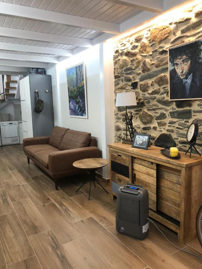 Completamente Equipado En Pontedeume. *