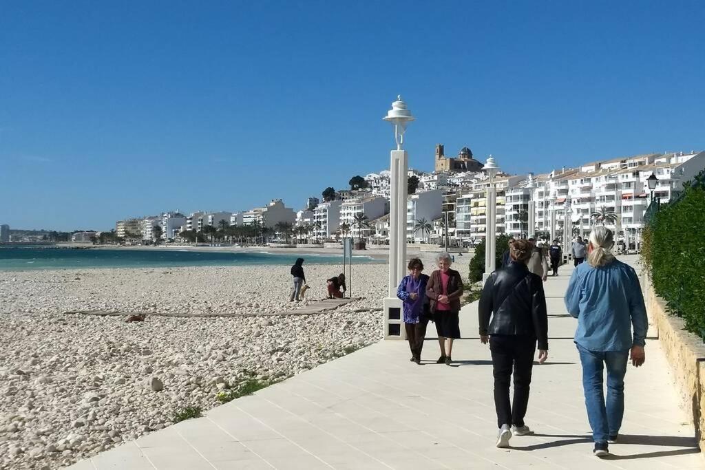 Beachfront Apt! Ac - Pool - Parking Apartamento