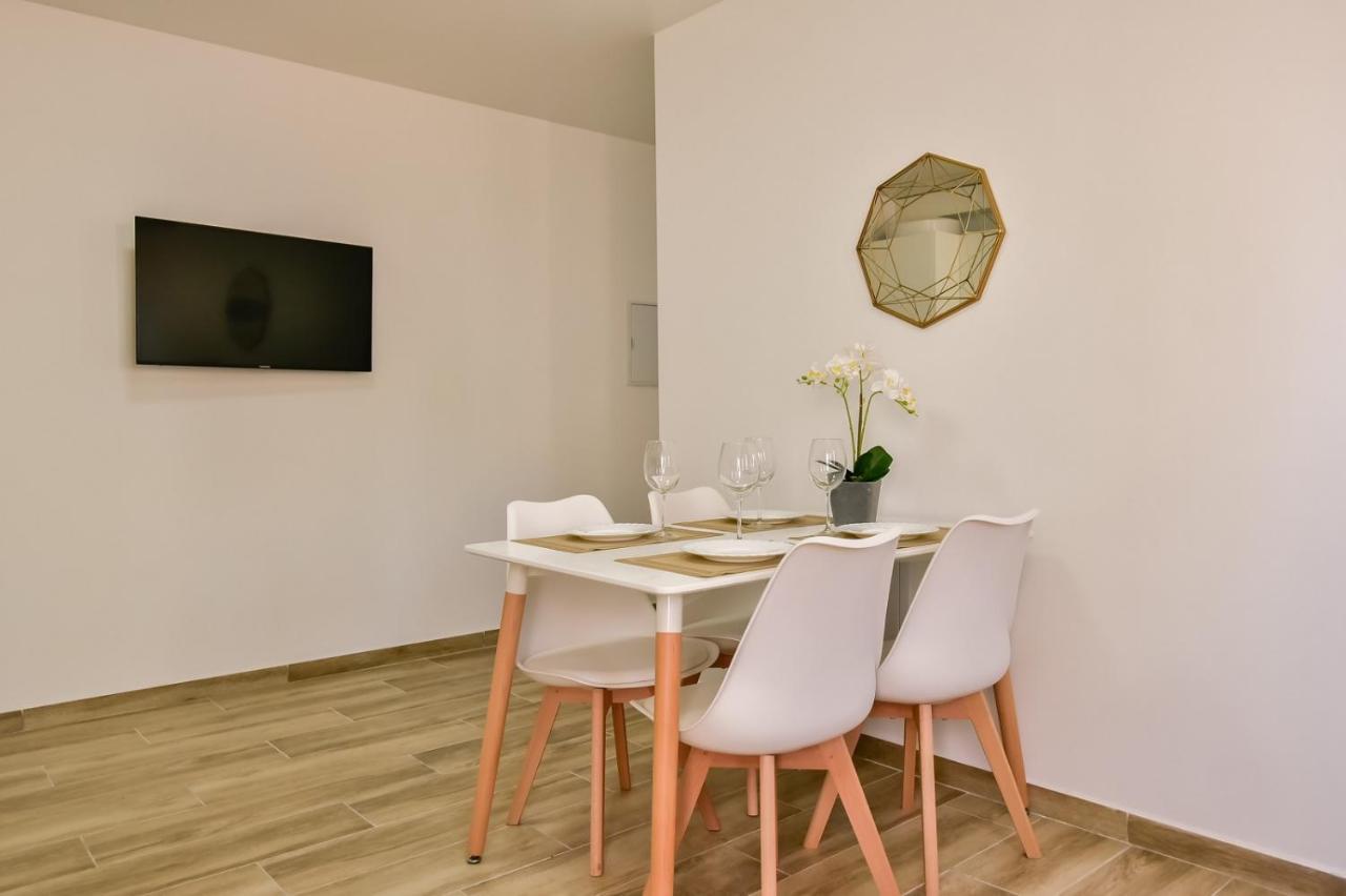 Cura Apartment *