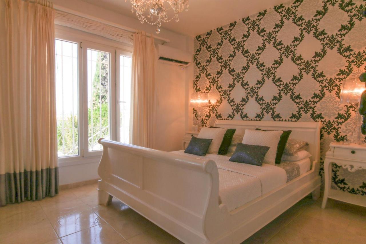 Tess Moscatel Villa
