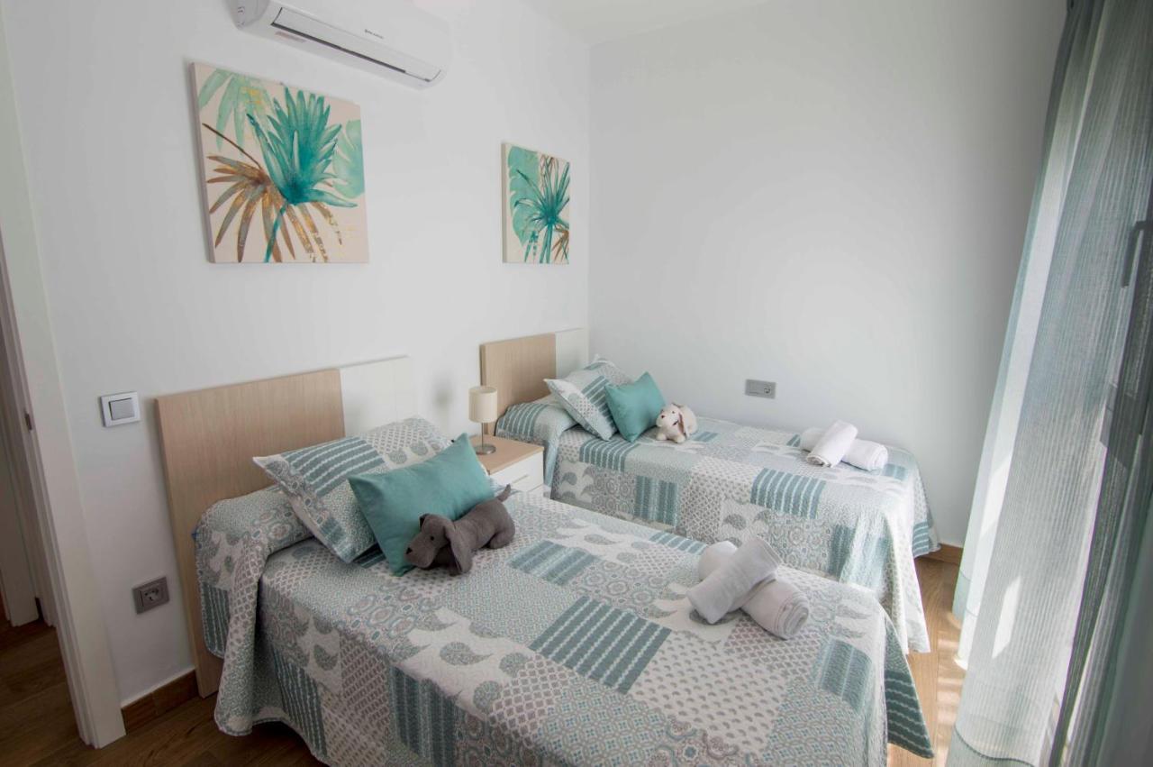 Apartment Cruz Del Mar Beach, Living Sur