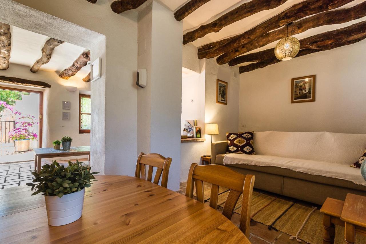 Сasa de vacaciones Casa Mundo - 16th Century Traditional White With Pool