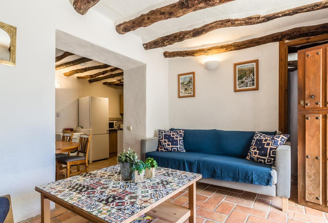 Сasa de vacaciones Casa Mundo - 16th Century Traditional White With Pool *