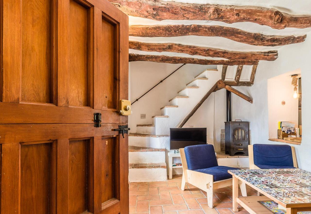 Casa Mundo - 16th Century Traditional White With Pool *