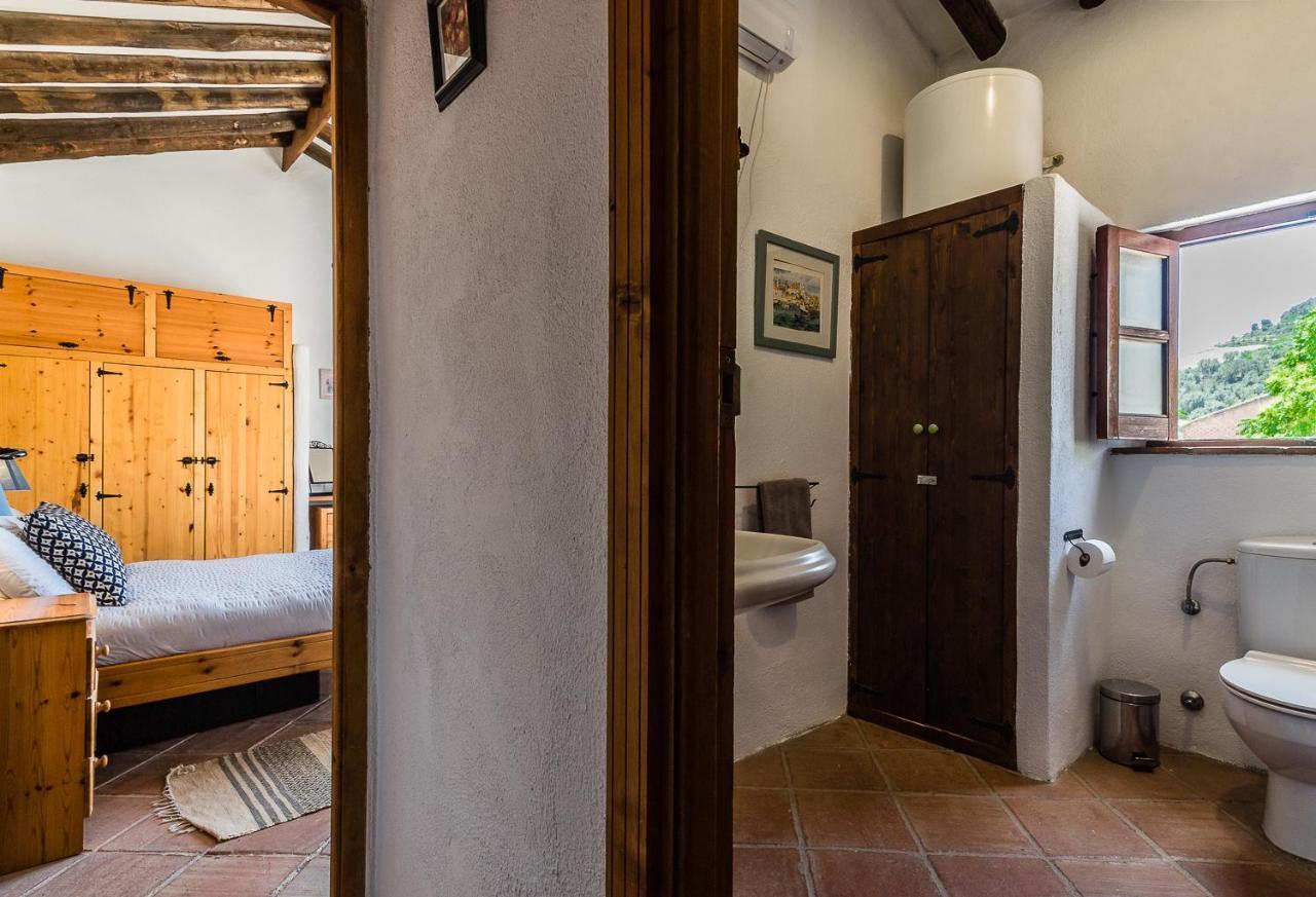 Casa Mundo - 16th Century Traditional White With Pool