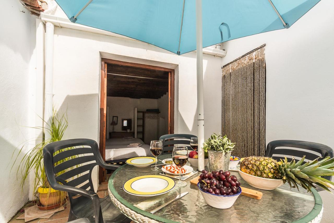 Casa Mundo - 16th Century Traditional White With Pool * Pinos del Valle