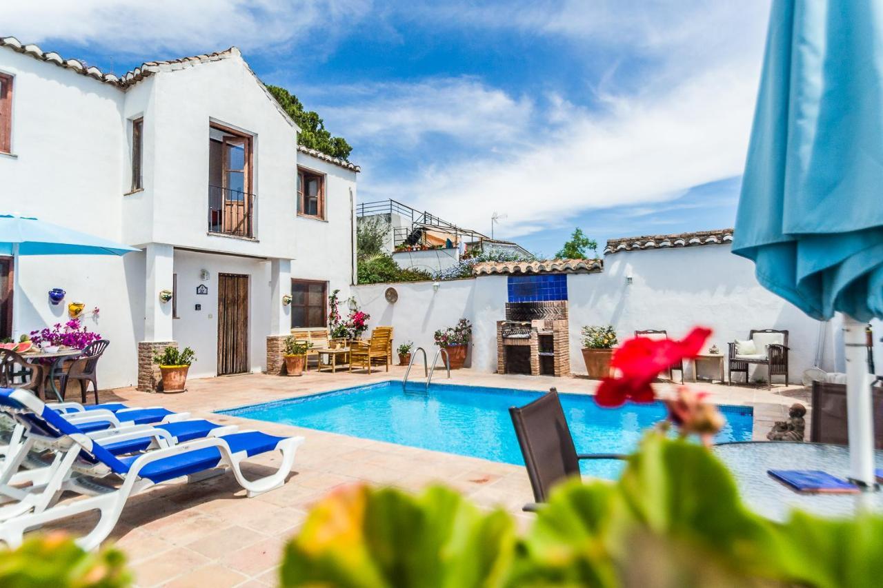 Casa Sol - Traditional With Pool And View Pinos del Valle