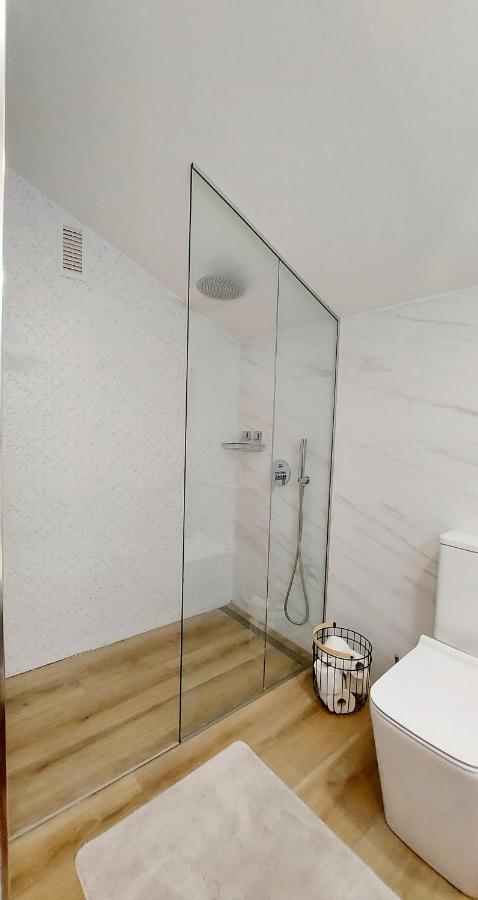 Sunny Duplex In Front Of Campello