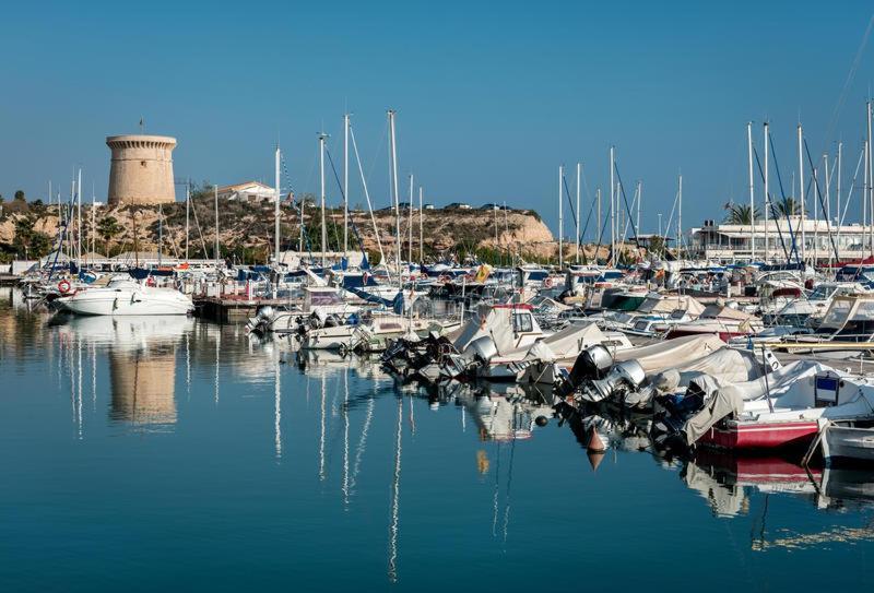 Sunny Duplex In Front Of Campello Apartamento *