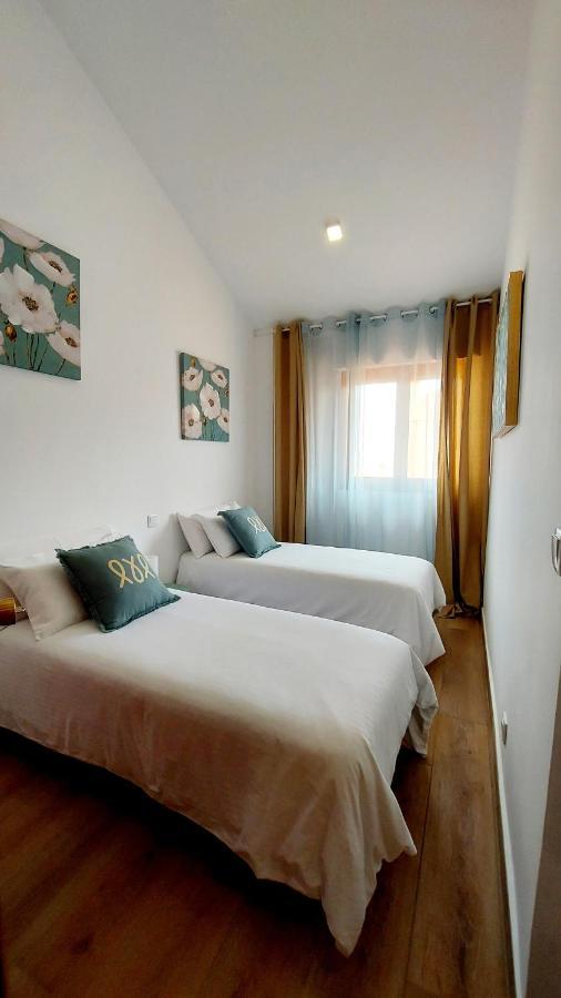 Sunny Duplex In Front Of Campello *