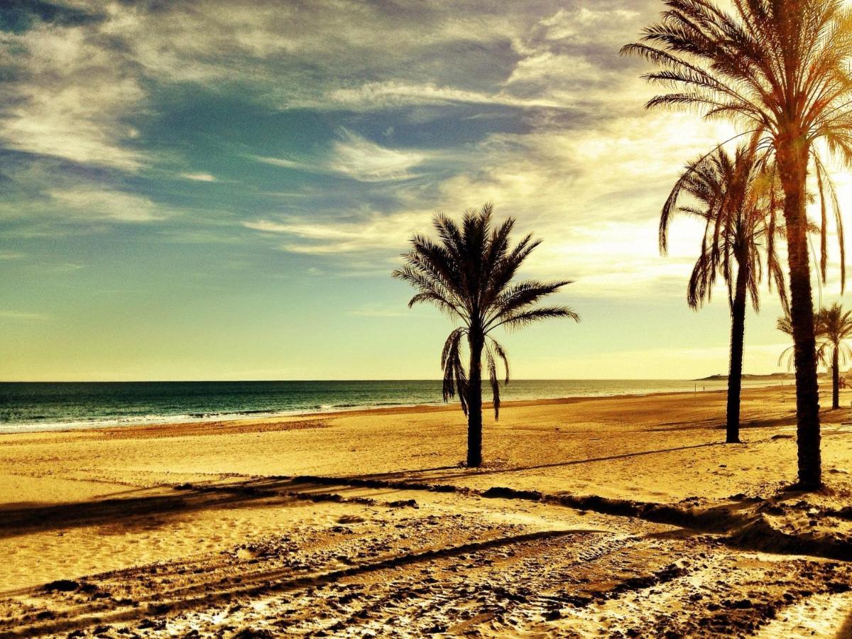 Sunny Duplex In Front Of Campello