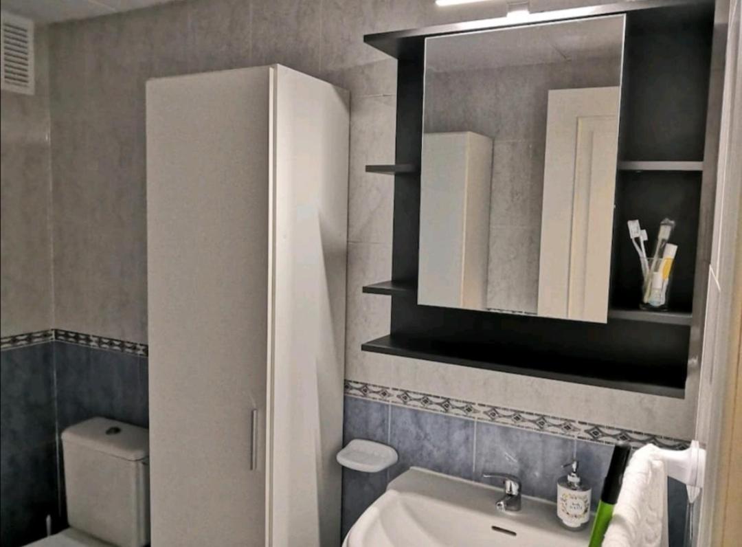 Apartamento En Roquetas, A 900 metros de la playa, Con Piscina, junto a bares . En las salinas de roquetas de mar *