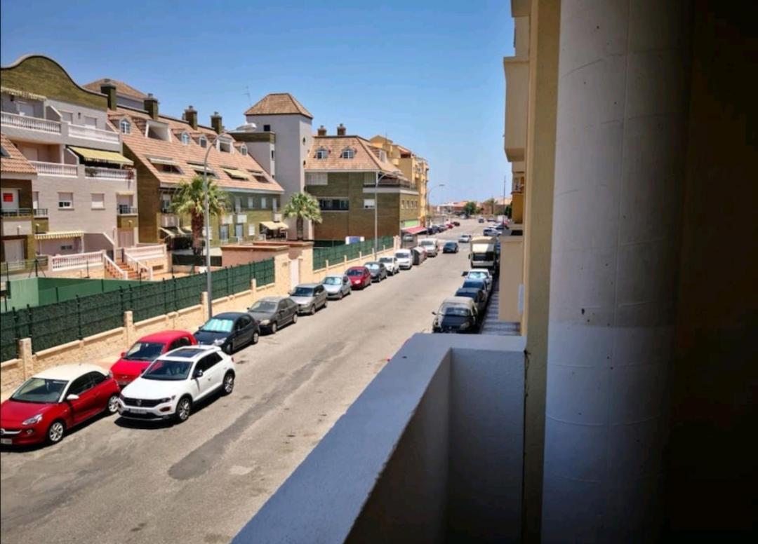 Apartamento En Roquetas, A 900 metros de la playa, Con Piscina, junto a bares . En las salinas de roquetas de mar *