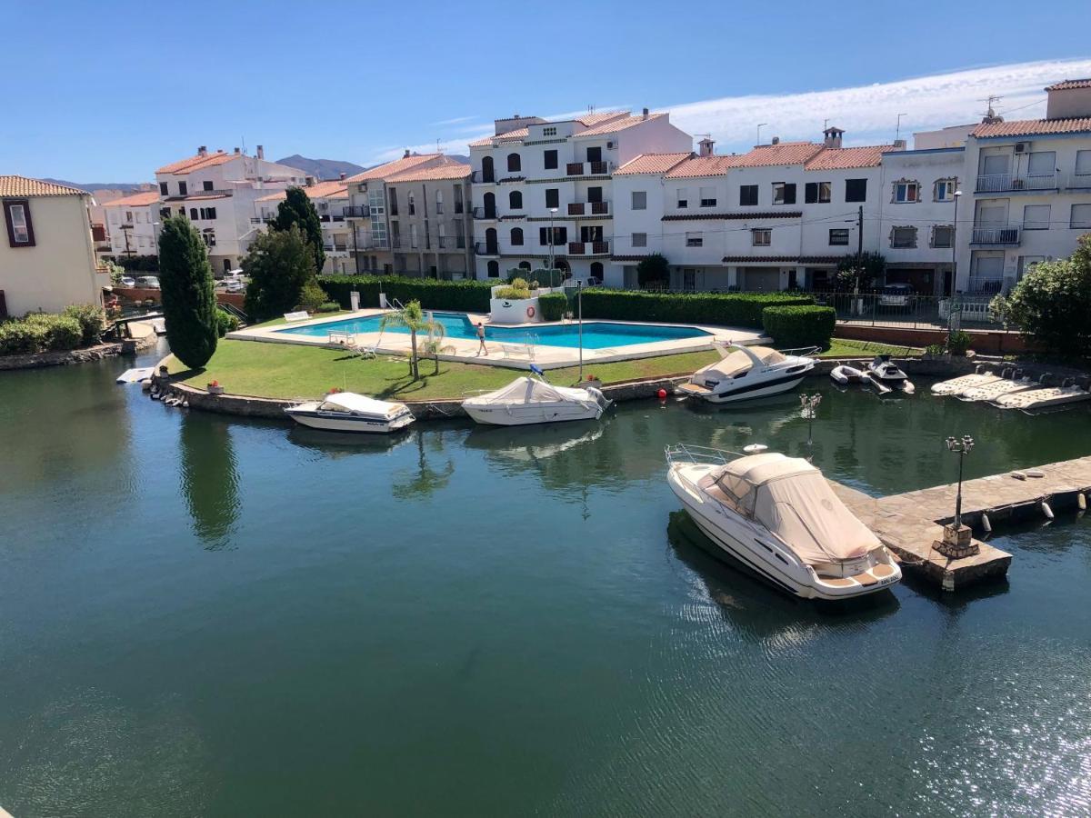 Apartment Port Sotavent: Canal-view With Pool In Marina *