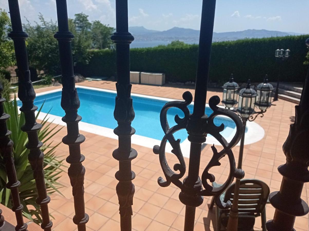 Itxi Y Jamin - Chalet Con Vistas A La Ria De Vigo
