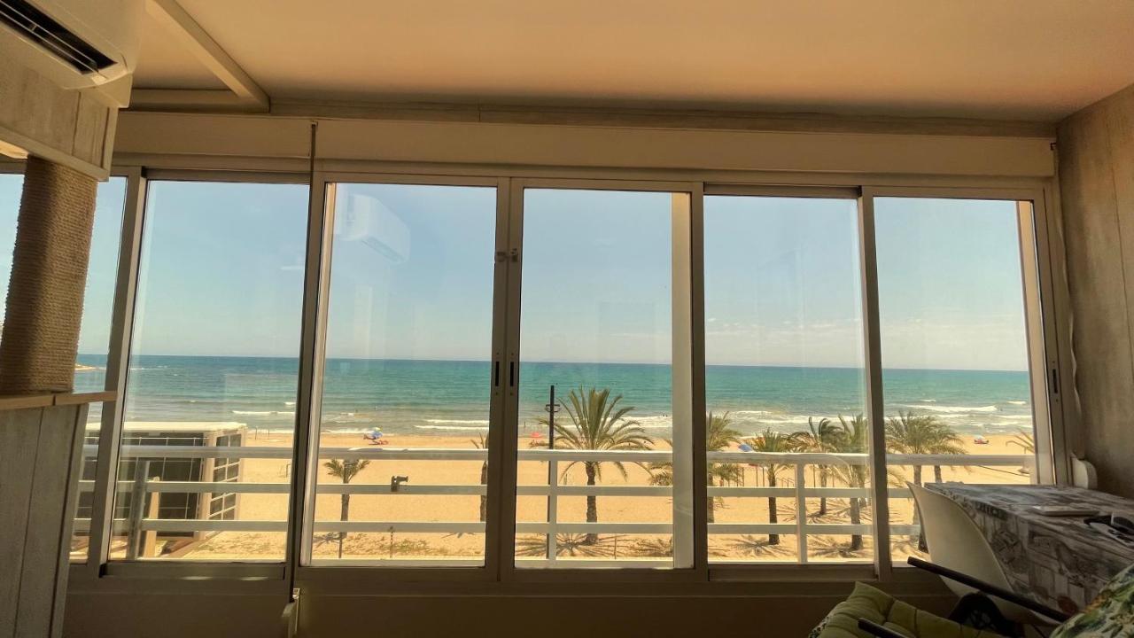 Frente Al Mar, A 10 Metros De La Playa, Vistas Increíbles Del Mar, Reformado 2021 !!!