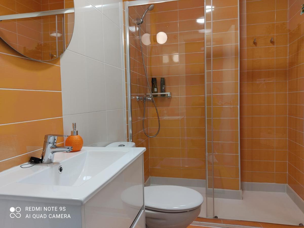 Aurine Apartment *