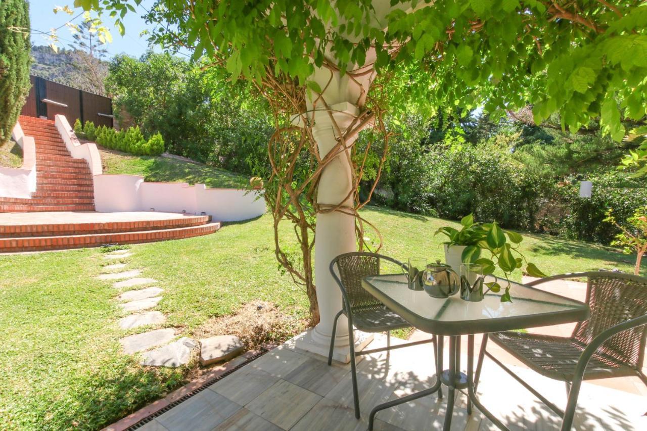 Tess Moscatel Villa
