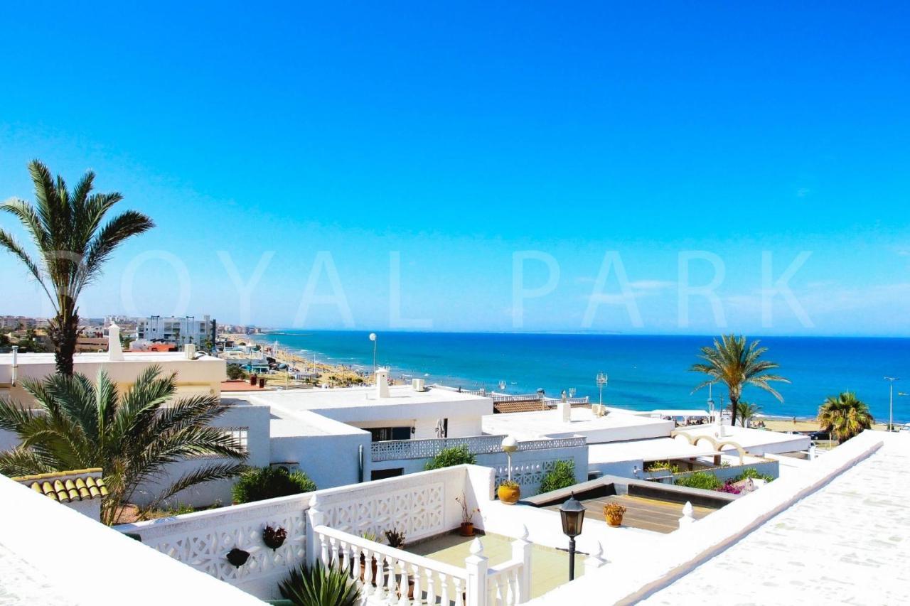 Casa Junto Mar A 50 Metros De La Playa La Mate Сasa de vacaciones Torrevieja