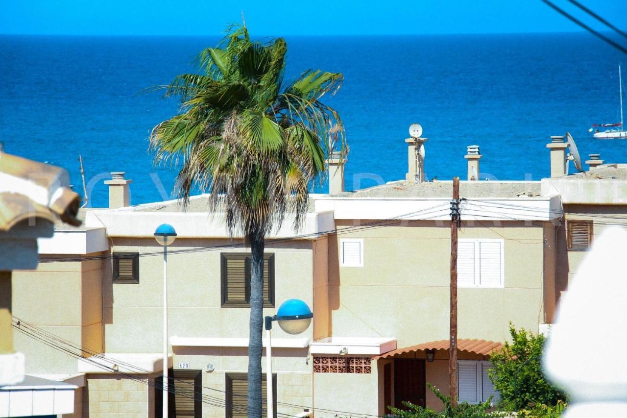 Casa Junto Mar A 50 Metros De La Playa La Mate Сasa de vacaciones Torrevieja