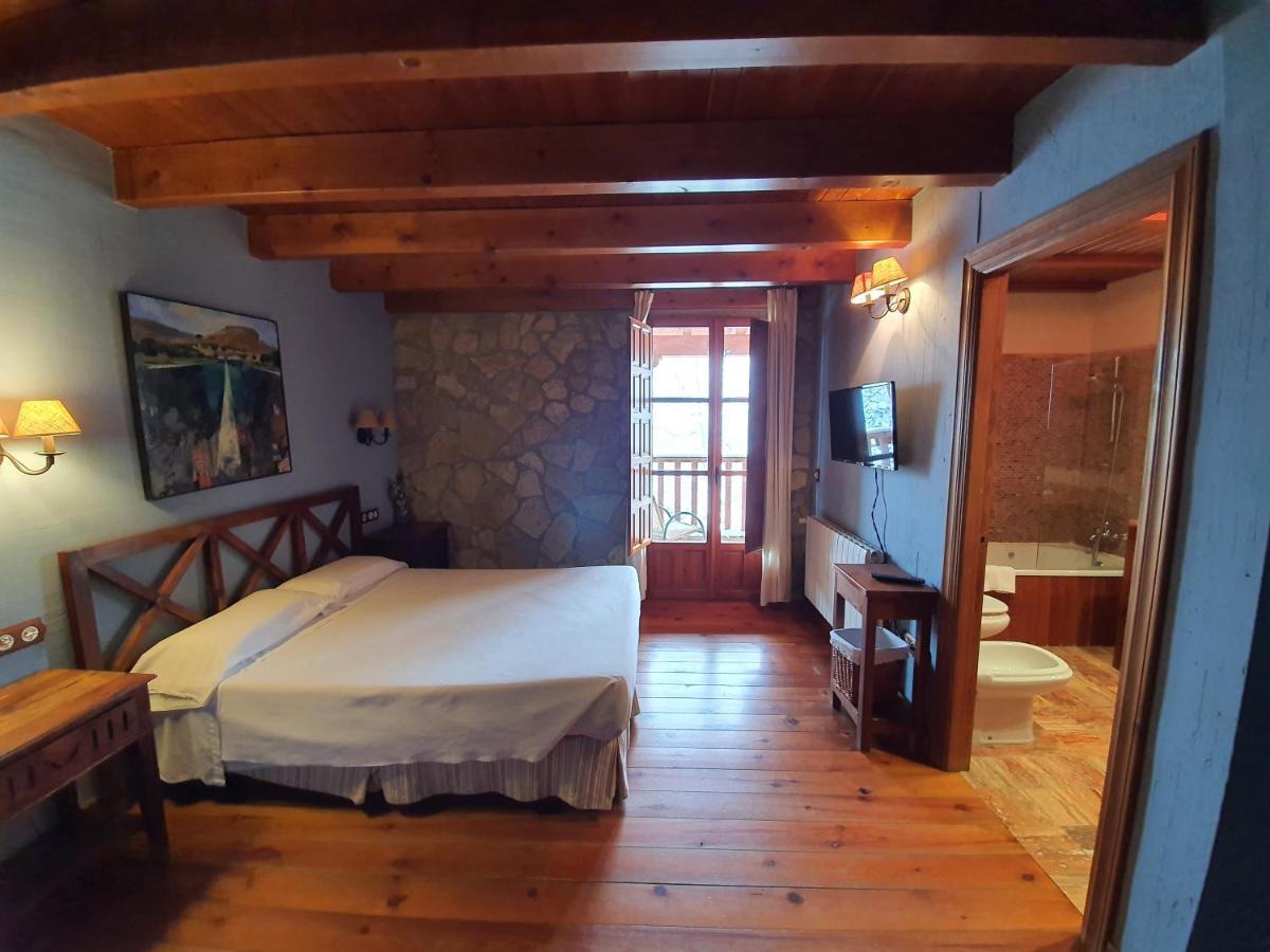 Tierras De Moya 4*