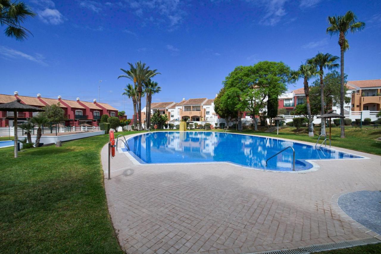 Adosado Dulce Barrosa Holiday home Chiclana de la Frontera