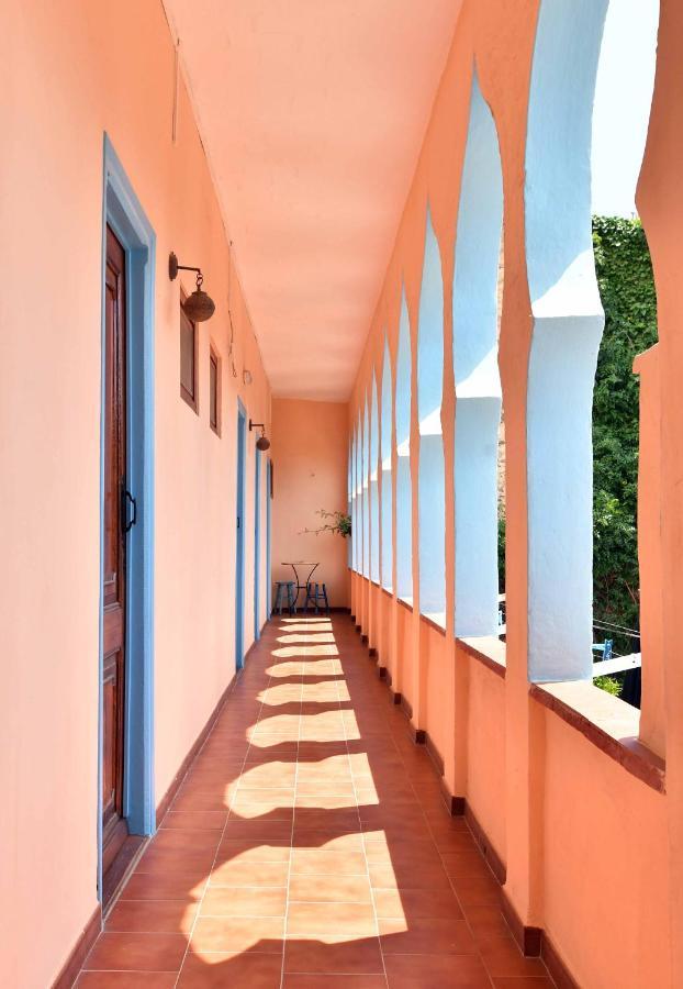 L'estrella Guest house *